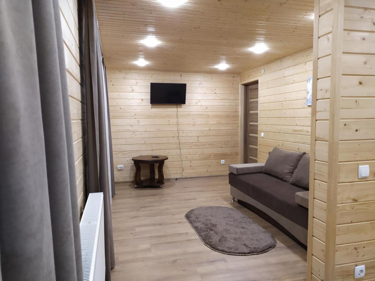 Апартаменти З Двома Спальнями І Кухнею Yaremche Exterior photo